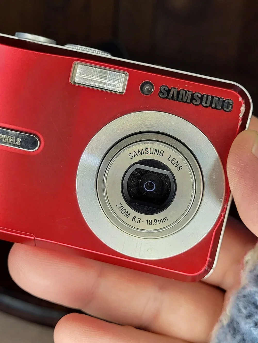 Samsung Compact Digital Camera in Red with Black Case